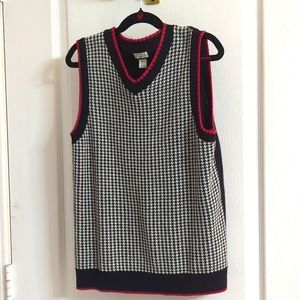 EUC Children's place boys vest black/white size 10/12